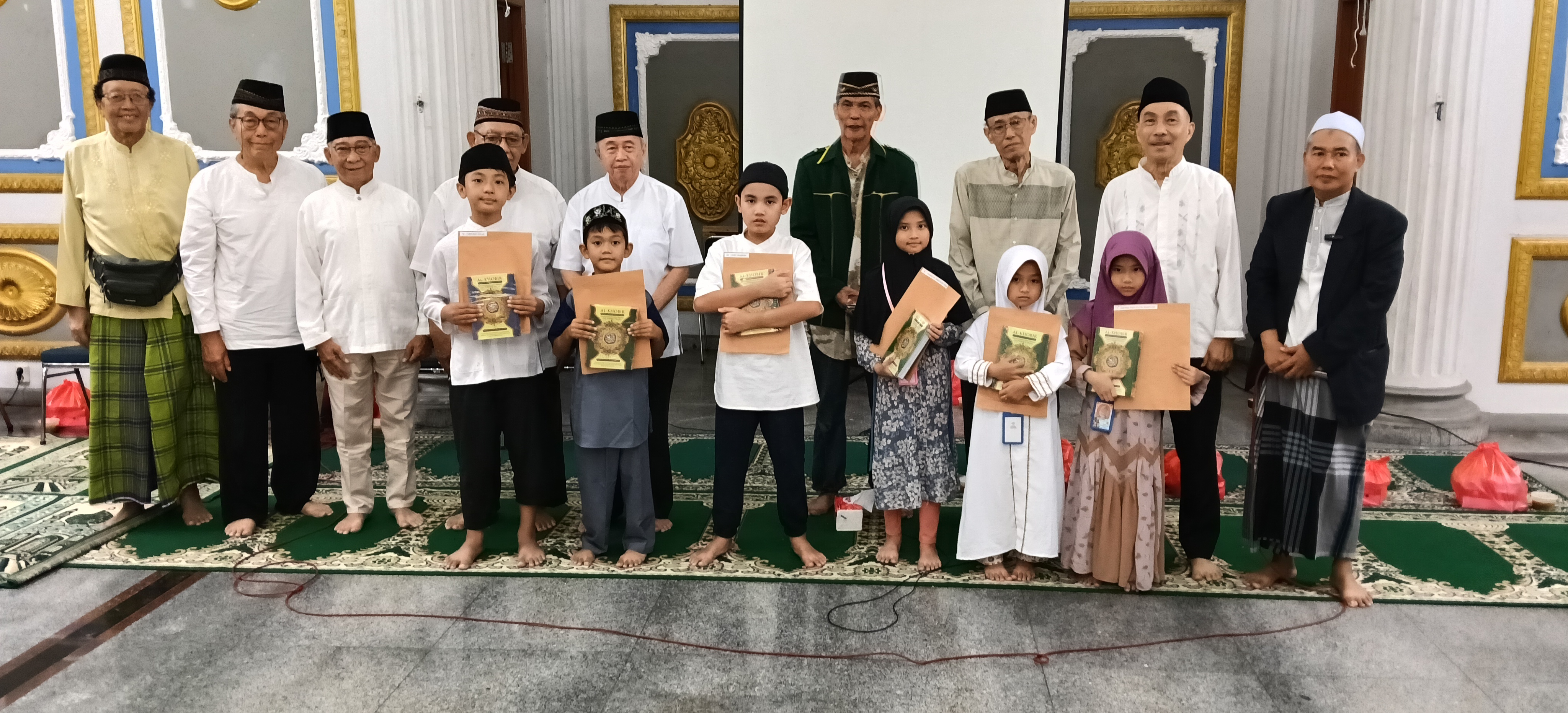MEMPERINGATI NUZULUL QUAN, BUKA BERSAMA DAN SANTUNAN ANAK YATIM